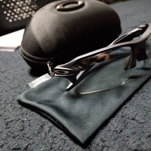 Oakley Flak 2.0 Sunglasses W/ Case